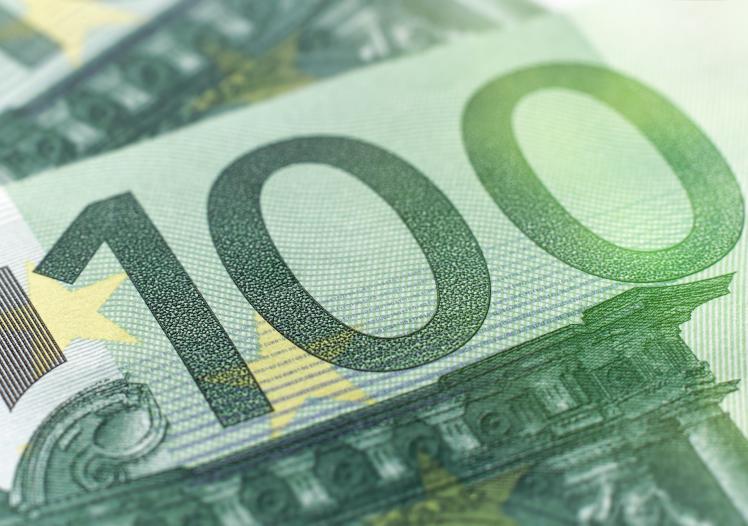 Close-up of a 100 Euro banknote 