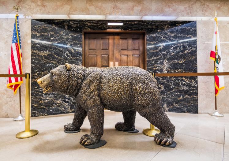 California Grizzly Bear statue 