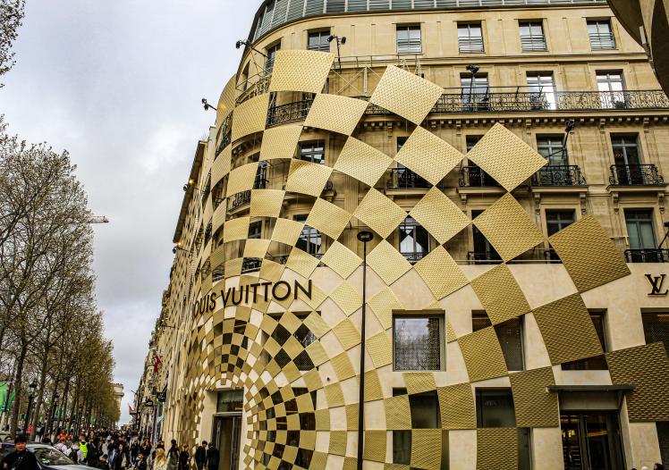 Louis Viutton shop 