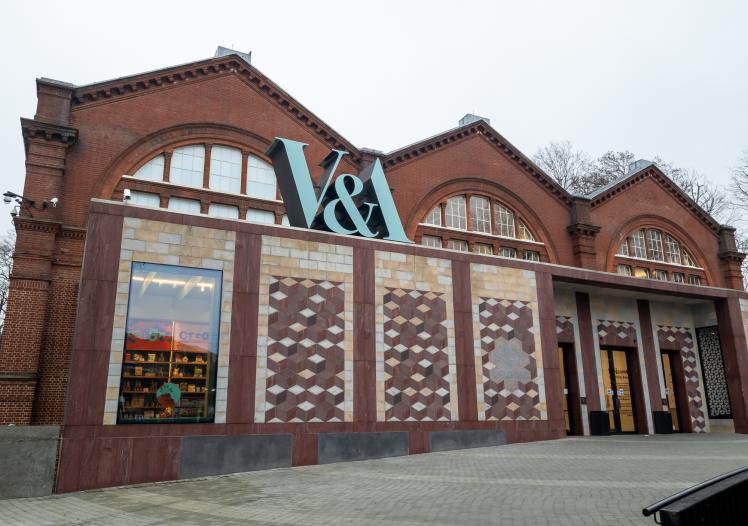V&A
