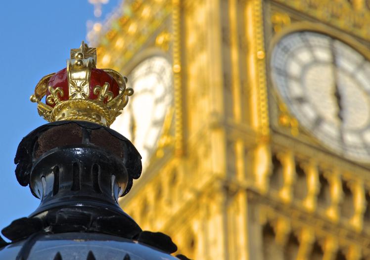 Street Lamp Crown
