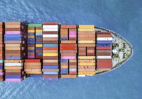 Container ship 