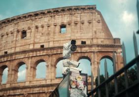 CCTV in front of the colosseum