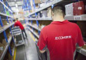 JD.com warehouse worker