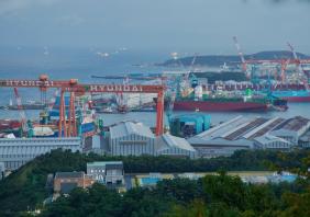 Hyundai Heavy Industries shipyard 
