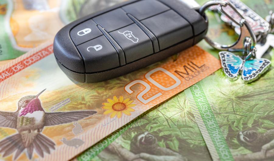 Car keys and money from Costa Rica