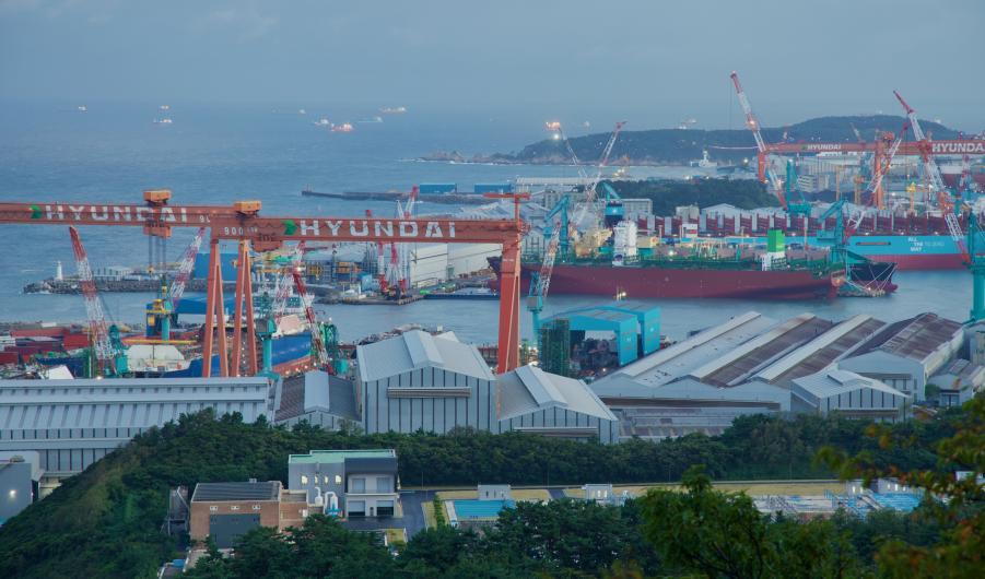 Hyundai Heavy Industries shipyard 