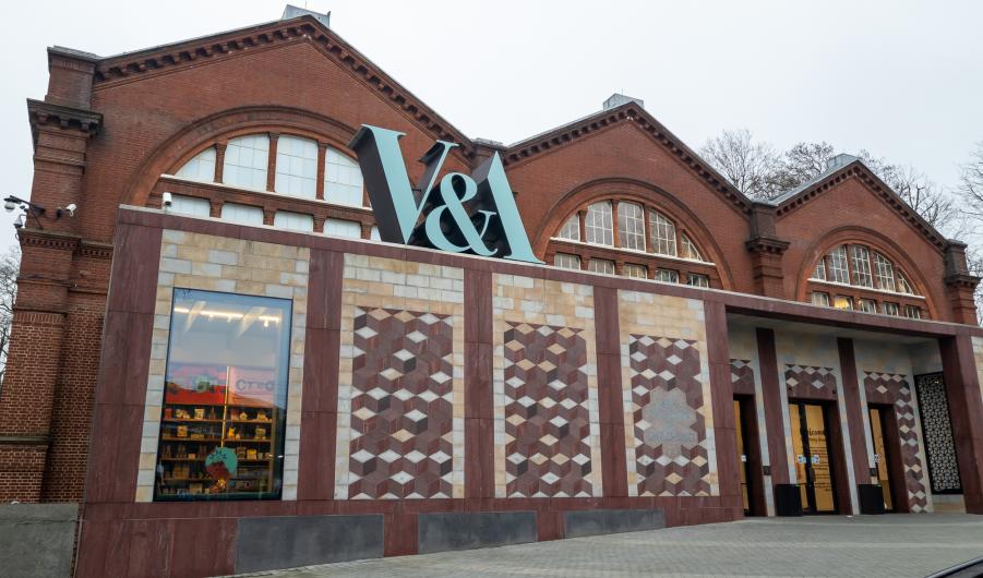 V&A